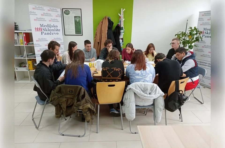 Pančevo: U toku prijavljivanje za besplatnu Omladinsku školu novinarstva