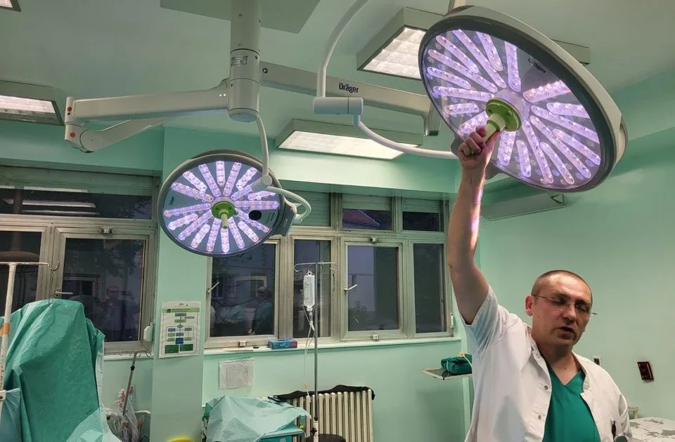 Donacija operacione lampe unapredila kapacitete Opšte bolnice u Pančevu