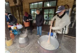 Kako u Kačarevu neguju tradiciju pripreme hrane za zimu na nekadašnji Dan republike