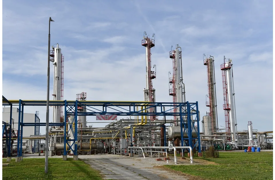 Šezdeset godina Rafinerije gasa u Elemiru: Od pogona za pripremu i transport gasa do savremenog Aminskog postrojenja