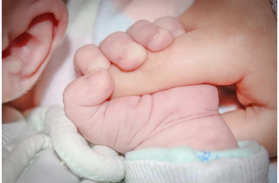 Od januara roditeljski dodatak za prvo dete 371.614 dinara