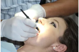 U Srbiju dolaze da uvećaju grudi i srede zube: Pune stomatološke ordinacije i klinike za ulepšavanje tokom praznika