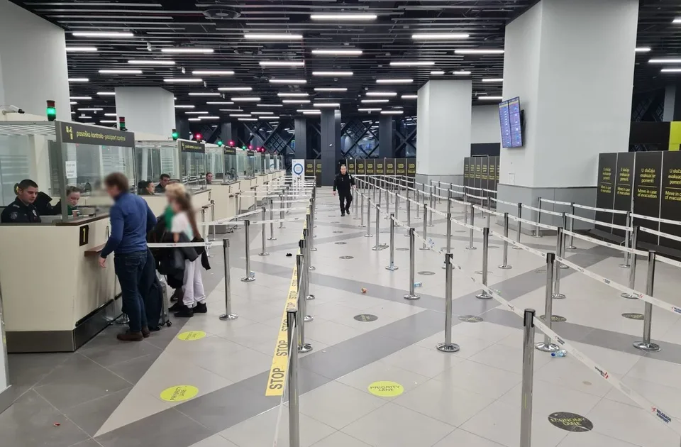 MUP završio bezbednosnu proveru terminala: Putnici se vraćaju u zgradu aerodroma, očekuje se normalizacija saobraćaja