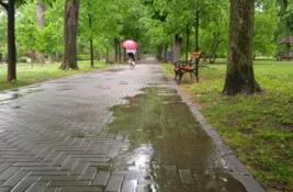 U Srbiji sutra pretežno oblačno i svežije vreme,mogući pljuskovi sa grmljavinom