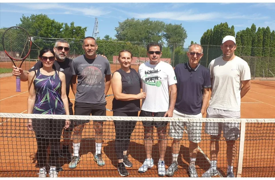 Pančevci prvi na turniru gradova za veterane u tenisu