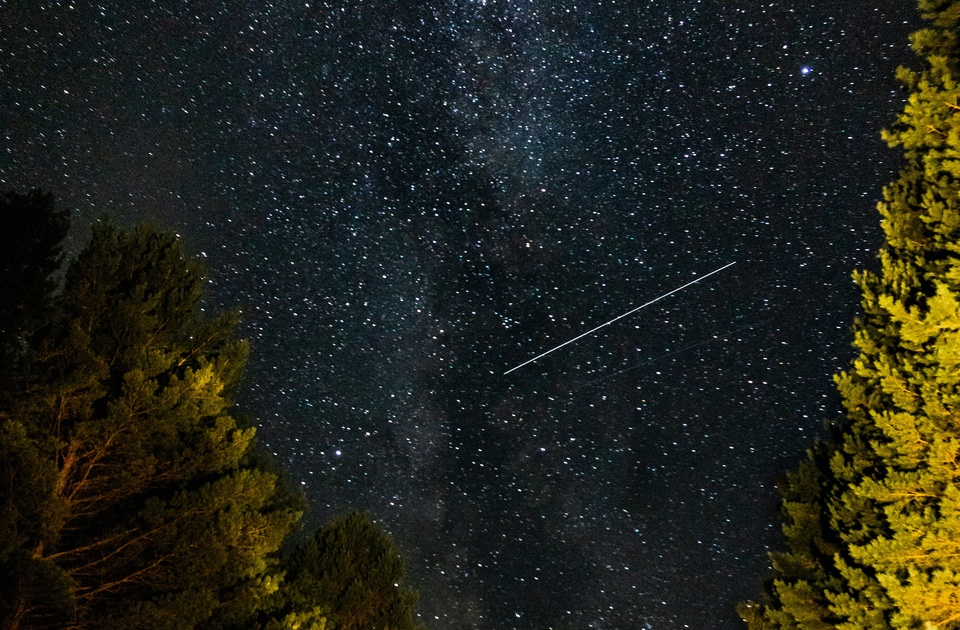 Meteor „bolid“ iznad Srbije: Šta je to proletelo našim nebom