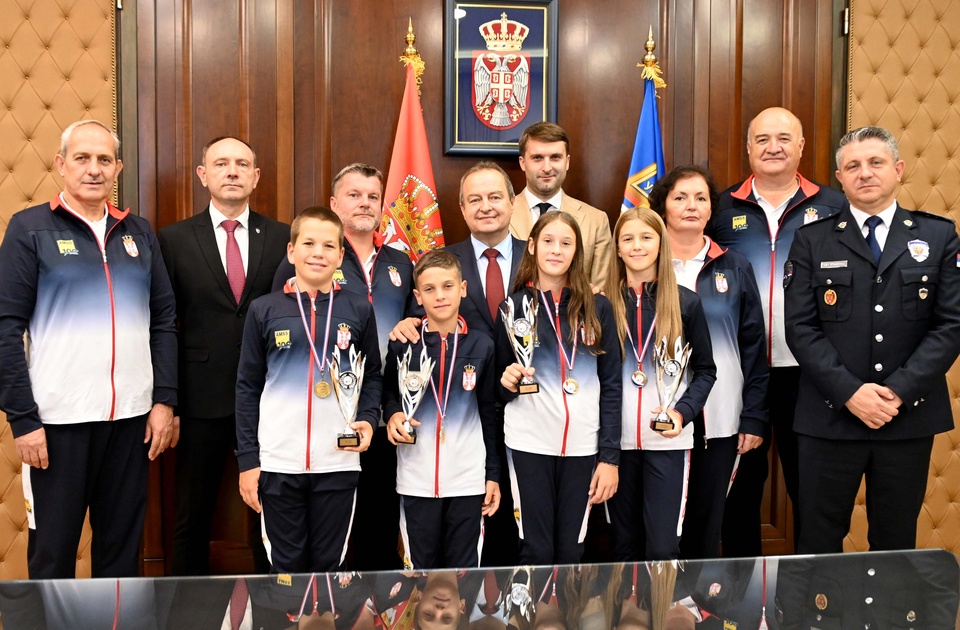 Filip Fara iz Omoljice i osnovci iz Srbije u Parizu osvojili srebrnu medalju na takmičenju o saobraćaju