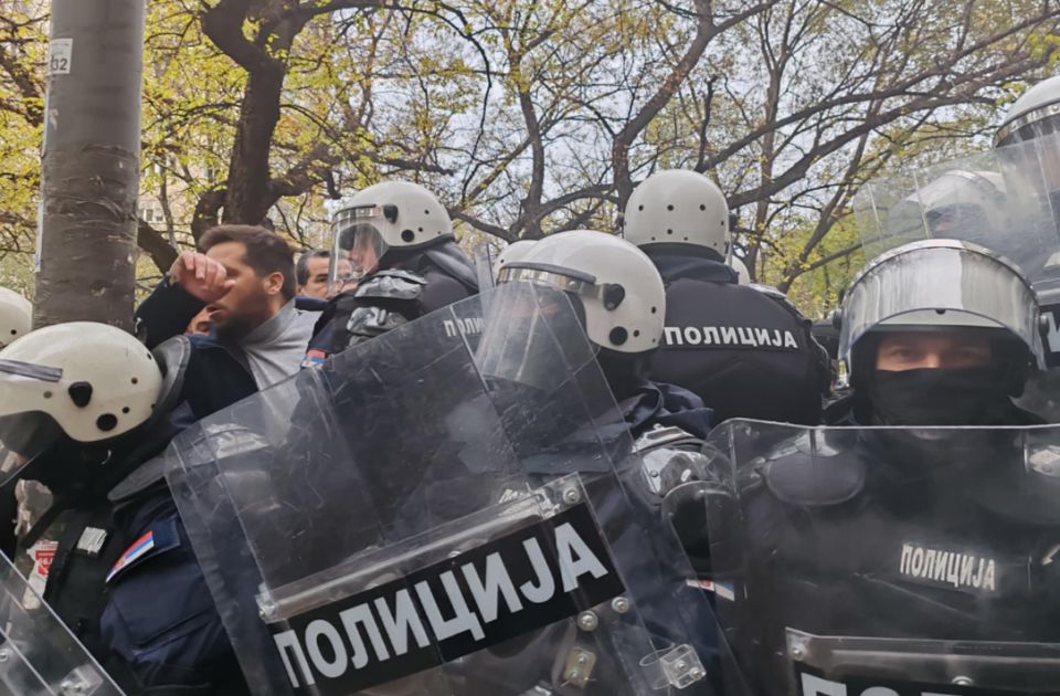 Nova blokada zgrade novosadskog suda i tužilaštva