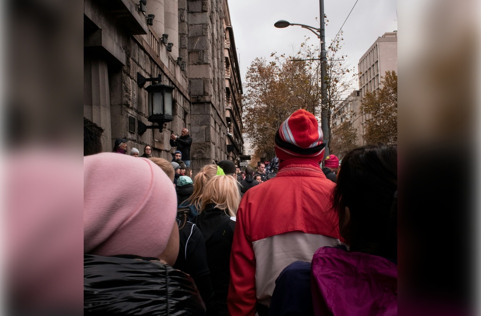 Kombi udario studenta na blokadi kod DIF-a