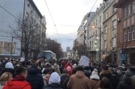 Protest na Slaviji: Trg blokiran