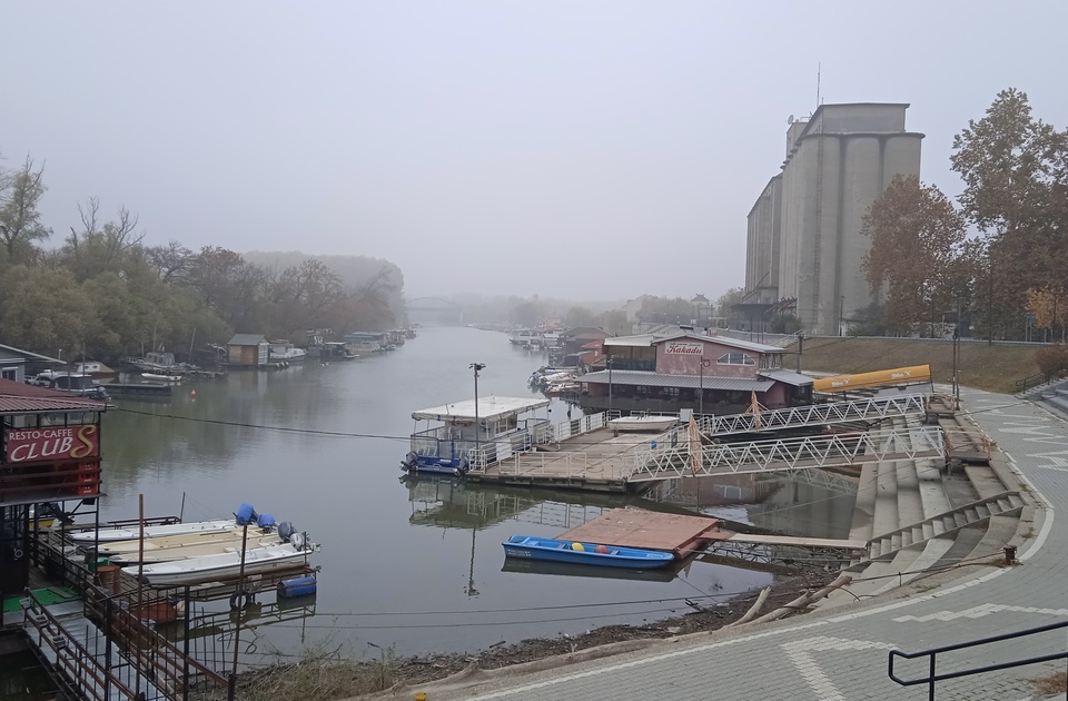 Sutra oblačno, tmurno i hladno