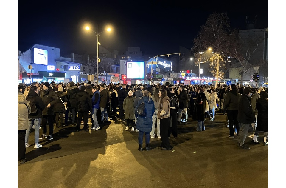 Novi Sad: Studenti protestuju zbog napada na koleginicu