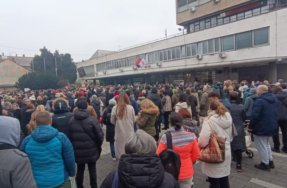 Protesti širom Srbije: Studenti blokirali brojne raskrsnice