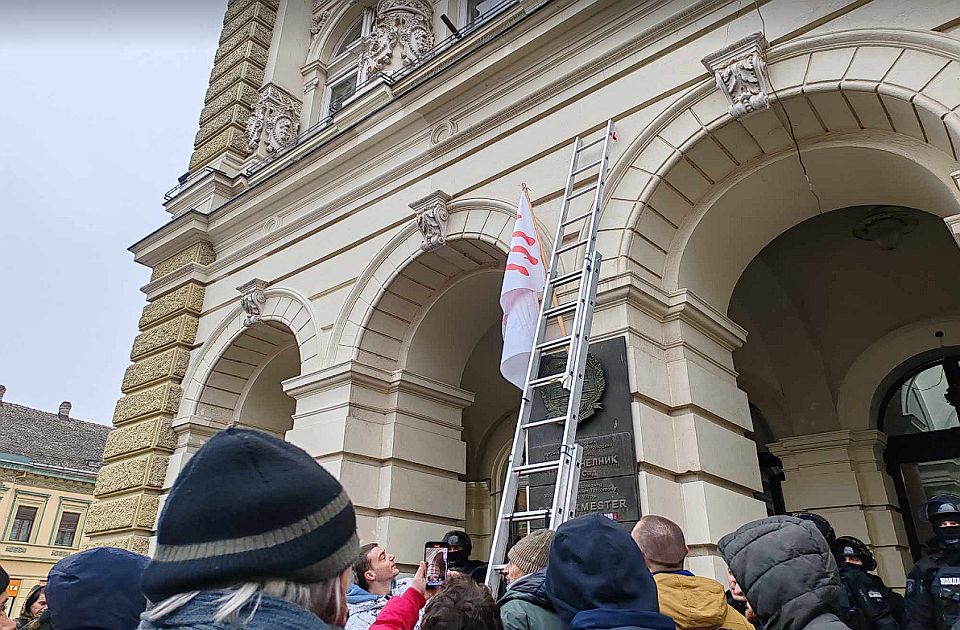 Završena blokada Gradske kuće u Novom Sadu