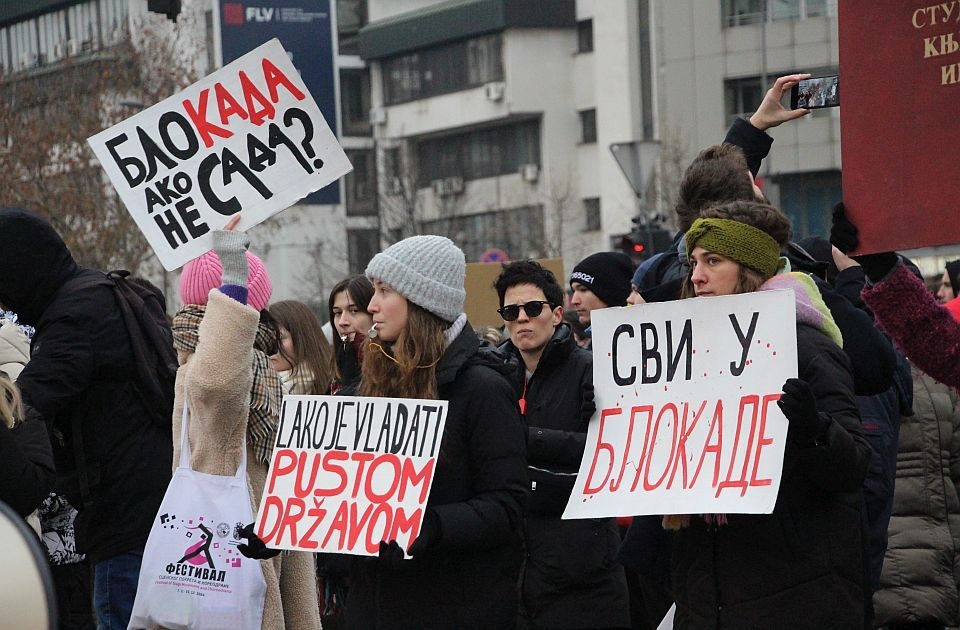 Tri meseca od pada nadstrešnice: Blokada mostova danas u Novom Sadu