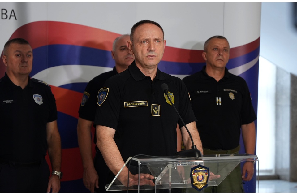 Vasiljević: Pojedinci u Novom Pazaru su bili nasilni, povređeno više policajaca Vasiljević: Pojedinci u Novom Pazaru su bili nasilni, povređeno više policajaca
