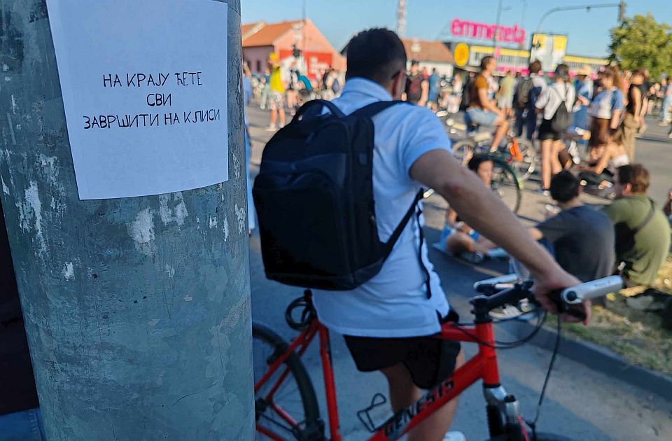 Blokade u Beogradu i Novom Sadu Blokade u Beogradu i Novom Sadu