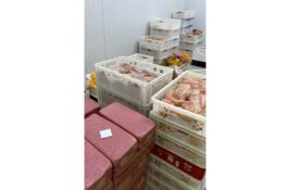 Zaplenjeno 40 tona pilećeg mesa zaraženog salmonelom – uhapšena dva muškarca
