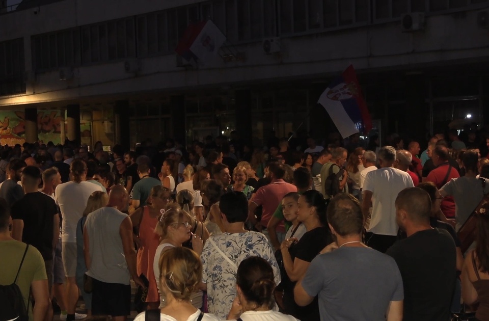 Okupljanje i protestna šetnja u Pančevu Okupljanje i protestna šetnja u Pančevu