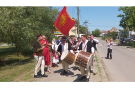 Pesma, igra i „gravče na tavče“ obeležili Ilinden u Jabuci