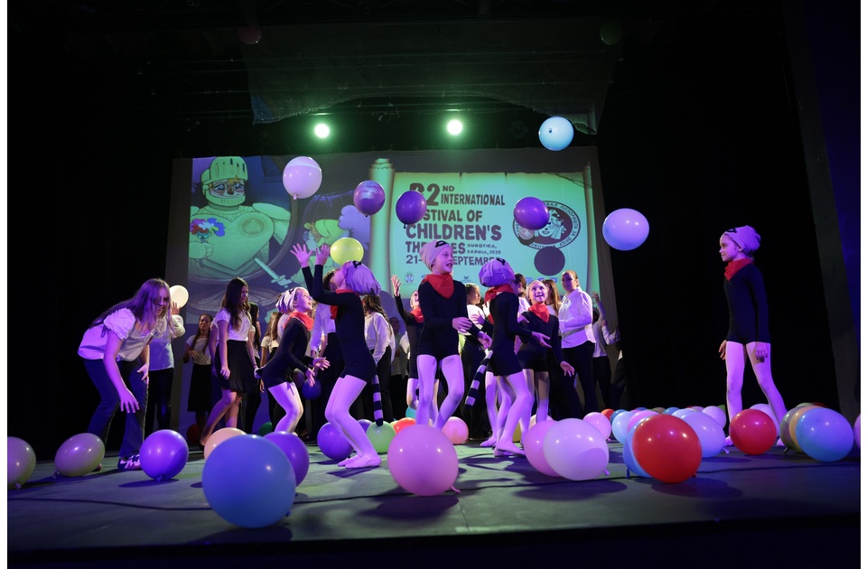 Uručenjem nagrada svečano otvoren 32. Međunarodni festival pozorišta za decu Subotica Uručenjem nagrada svečano otvoren 32. Međunarodni festival pozorišta za decu Subotica