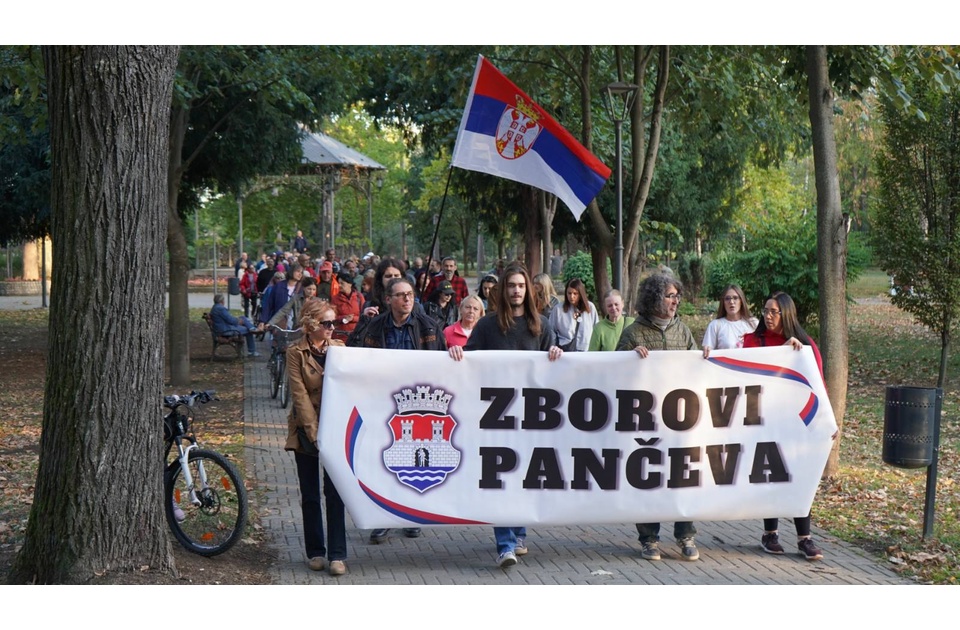 Pančevci se okupili u Narodnoj bašti u znak podrške Kosjeriću