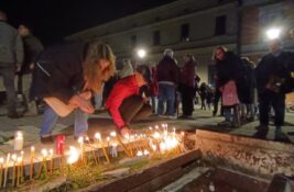 Jedanaest meseci od pada nadstrešnice – Pančevci odaju poštu žrtvama