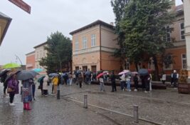 Pančevo: U Gimnaziji „Uroš Predić“ trenutno bez nastave