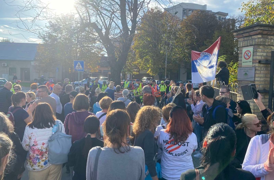 Pančevo: Dočekani biciklisti iz Niša koji putuju u Novi Sad Pančevo: Dočekani biciklisti iz Niša koji putuju u Novi Sad