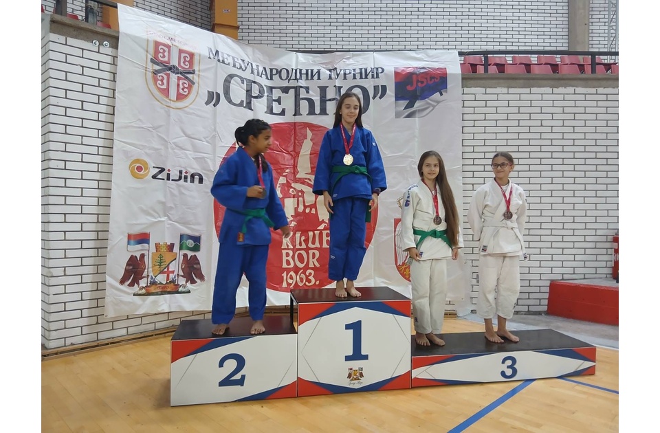 Veliki uspeh džudo kluba Dinamo iz Pančeva na turnirima u Boru i Bečeju Veliki uspeh džudo kluba Dinamo iz Pančeva na turnirima u Boru i Bečeju