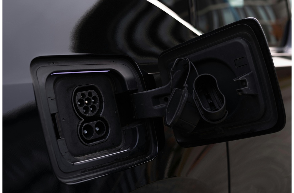 Gde i kako puniti električne automobile na putevima u Srbiji? Gde i kako puniti električne automobile na putevima u Srbiji?