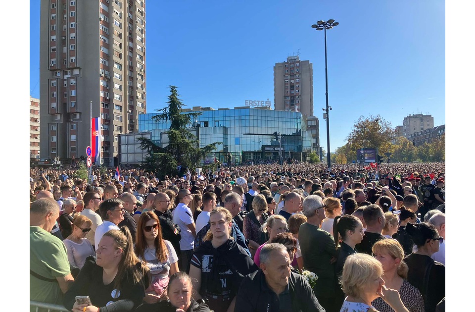 Građani odali poštu stradalima kod Železničke stanice – 16 minuta tišine u znak sećanja na stradale Građani odali poštu stradalima kod Železničke stanice – 16 minuta tišine u znak sećanja na stradale