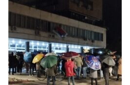 Studenti i građani obeležili Dan grada Pančeva ispred Gradske uprave