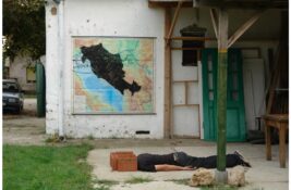 Performansi Slavena Tolja i Dragana Vojvodića u okviru izložbe InterMediaArt u Muzeju savremene umetnosti Vojvodine