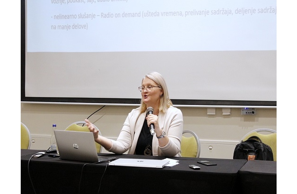 Manjinski mediji bez senzacionalizma: profesionalizam, vidljivost i saradnja Manjinski mediji bez senzacionalizma: profesionalizam, vidljivost i saradnja